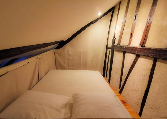 Loft Atypique Au Calme Avec Cour Privative