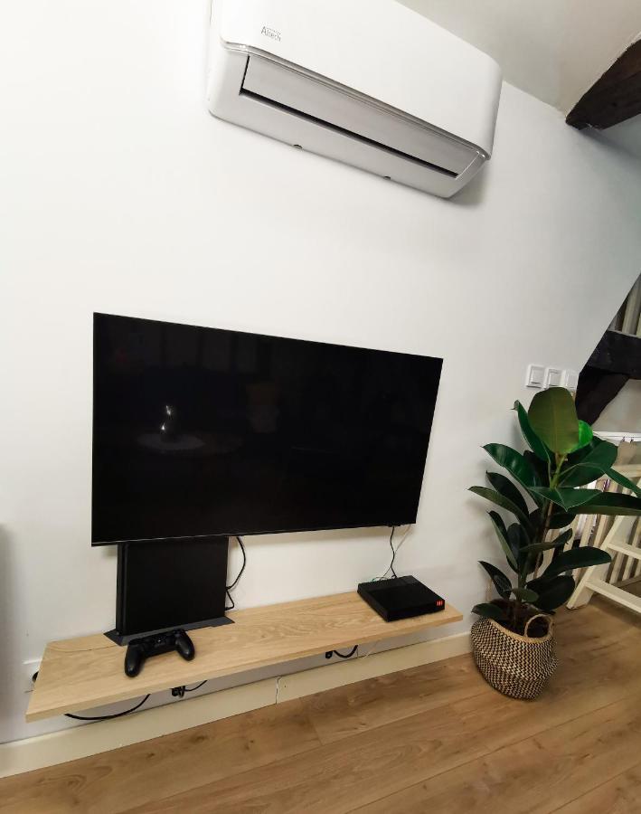Loft Atypique Au Calme Avec Cour Privative Apartment
